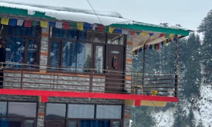 Old Manali Apartment | Deluxe Double Room/2 Adults + 1 Child/- The Cosmic Rajasthan