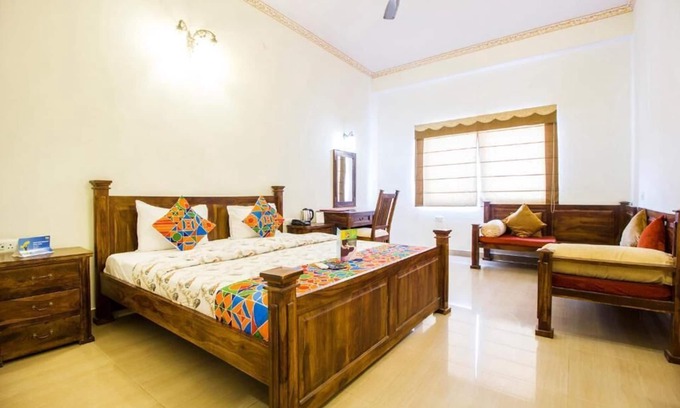 Jagatpura Hotel | Deluxe Double Room #5/W breakfast