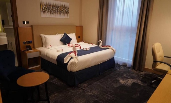 Al Qasimia Apartment | Deluxe Double Room Near Universal Sports Club