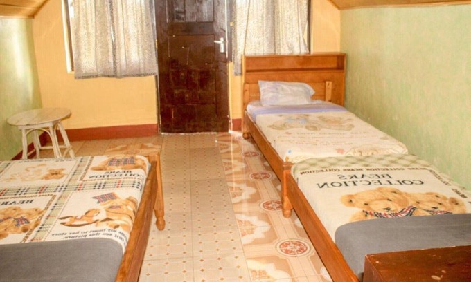 Kimana House | Deluxe Double Room with Bath