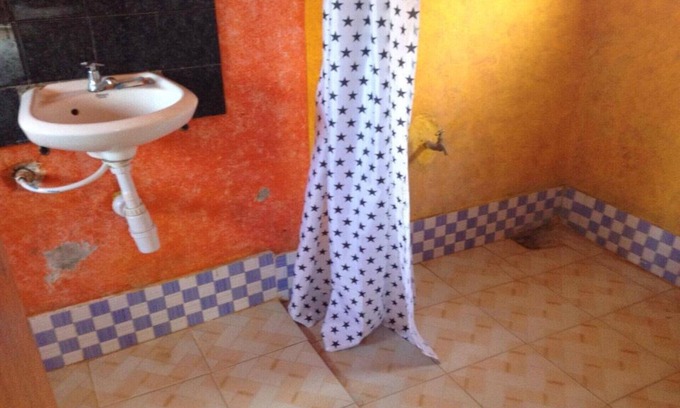 Kimana House | Deluxe Double Room with Bath