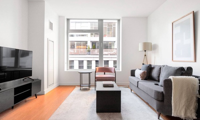 Chinatown Apartment | Deluxe Downtown 1BR w/Gym & W/D, near South Station, by Blueground