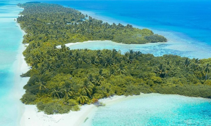 Kudahuvadhoo Hotel | Deluxe Garden Villa with Open-Air Bathroom
