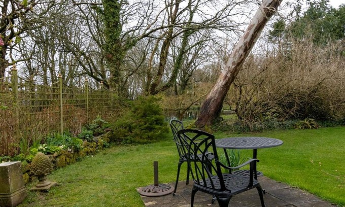 Pennant House | Deluxe Holiday Home in Ceredigion with Garden