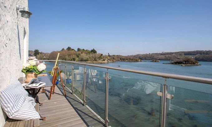 Menai Bridge Apartment | Deluxe holiday home with a view over the Menai Straits