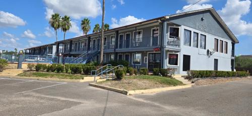 McAllen Hotel | Deluxe Inn Airport