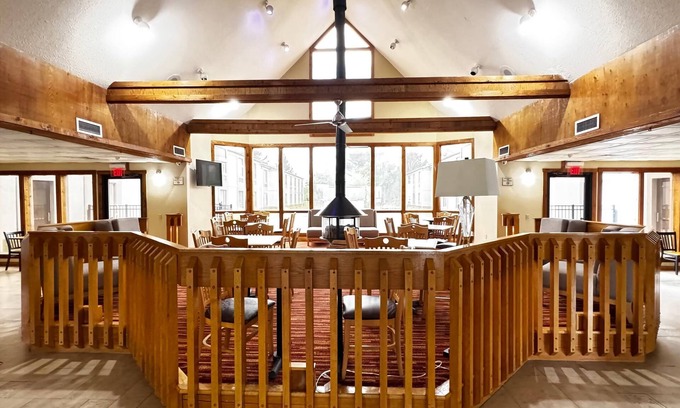 Wytheville Hotel | Deluxe Inn Wytheville