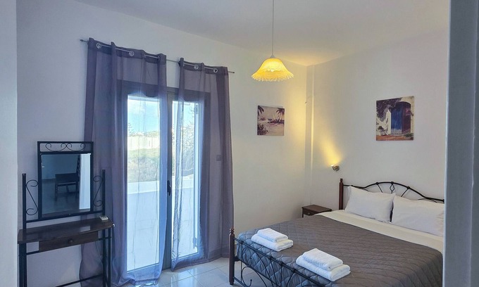 Santorini Hotel | Deluxe King Room