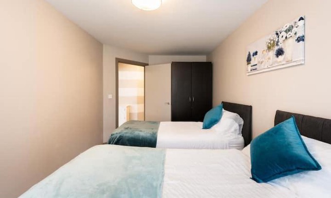 Bray on Thames House | Deluxe Maidenhead Apartment