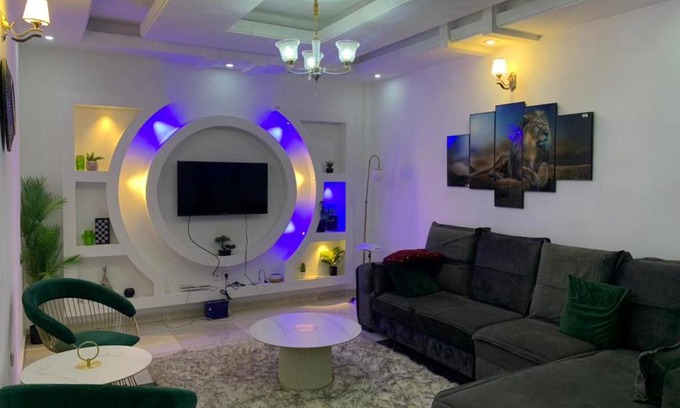 Buea House | Deluxe Mansion