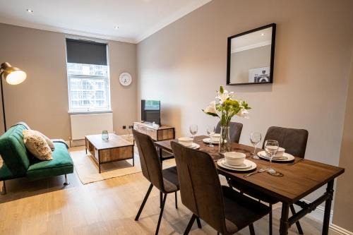 Brighton City Centre Apartment | Deluxe Modern 1&2 Bed Apartments Near Brighton Beach & Station