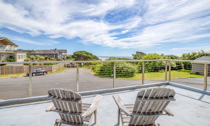 Roads End House | Deluxe Modern Ocean View Beauty just Steps Away from Beach Access!