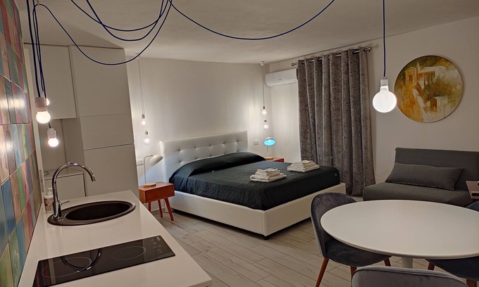 Badolato Apartment | Deluxe room (2 adults + 1 child)