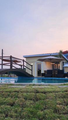 Iba Resort | DELUXE ROOM BY THE POOL