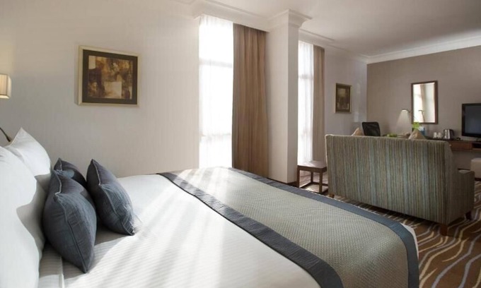 Al Danah Apartment | Deluxe Room Near Capital Park By E R