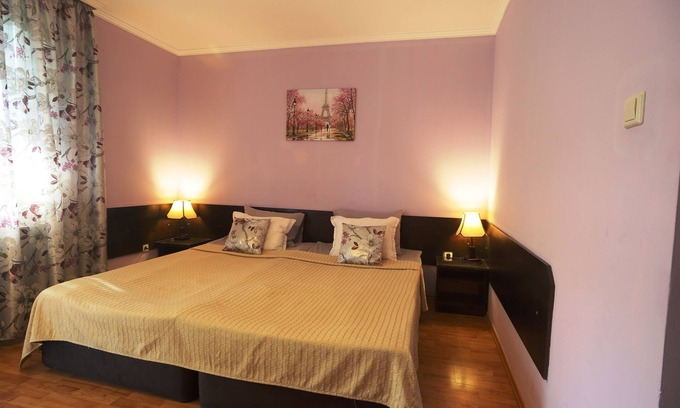 Primorski Apartment | Deluxe room with a pool, 5 min from the beach!