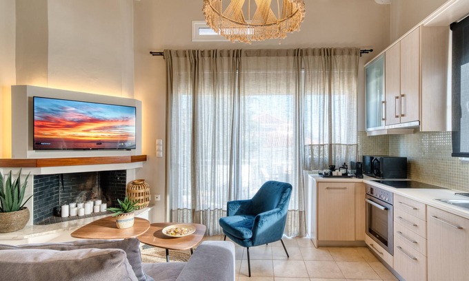 Kandia Condo | Deluxe Seaside Condo for 6