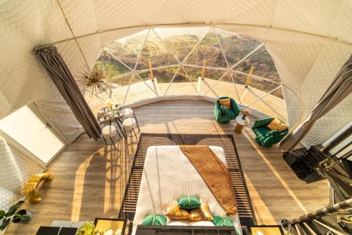 Smithville Villa | Deluxe Stargazer Dome Retreat in Stunning Nature