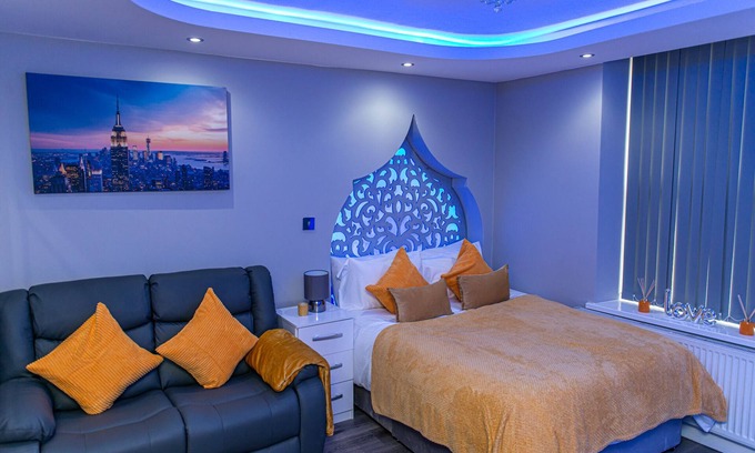 Bradford Apartment | Deluxe Studio Apartment