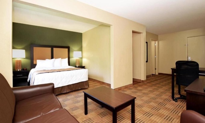 Cary Apartment | Deluxe Studio at Extended Stay Cary 2