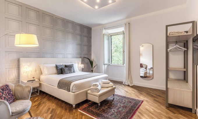 Testaccio Apartment | DELUXE Suite, stunning view of the Tiber River. Top floor with elevator