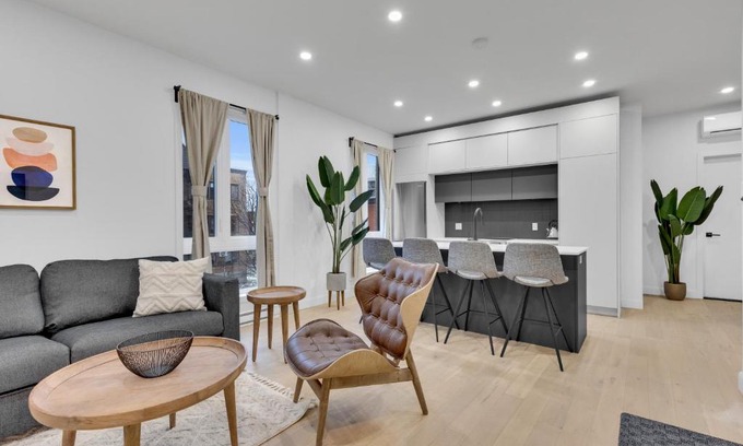 Southwest Apartment | Deluxe Suites Downtown Montreal