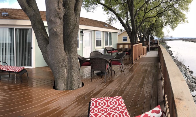 Stockton House | Deluxe "Sunset" Vacation rental in private marina on the California Delta