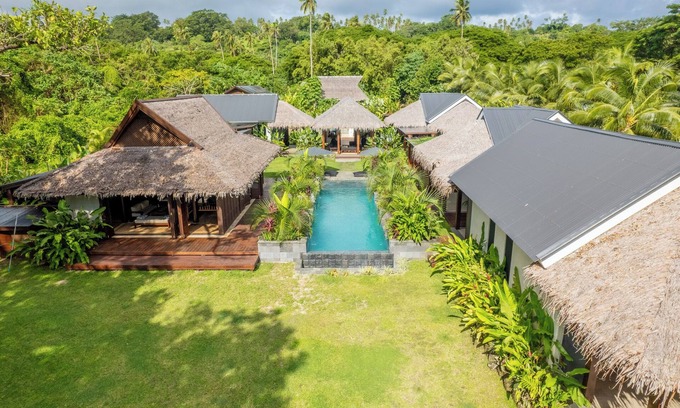 Port Lautour Villa | Deluxe tropical villa with pool on beautiful Espiritu Santo, Vanuatu