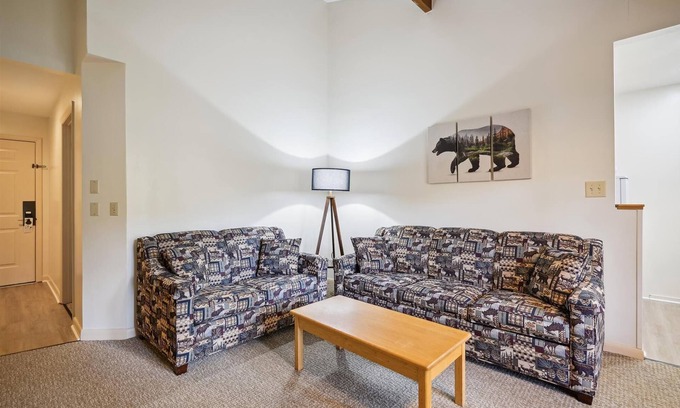 West Bridgewater Hotel | Deluxe Two Bedroom Suite on 2nd floor with outdoor heated pool 20102