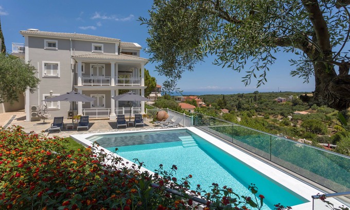 Alonia House | Demargia Villa A - Loft Apartment suitable for 4 persons with communal pool
