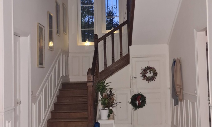 Thieux House | Demeure du saule Madame