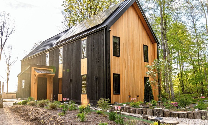 Brainard Cabin | Den Outdoors Cabin With STUNNING Adirondack Views - EV charging available