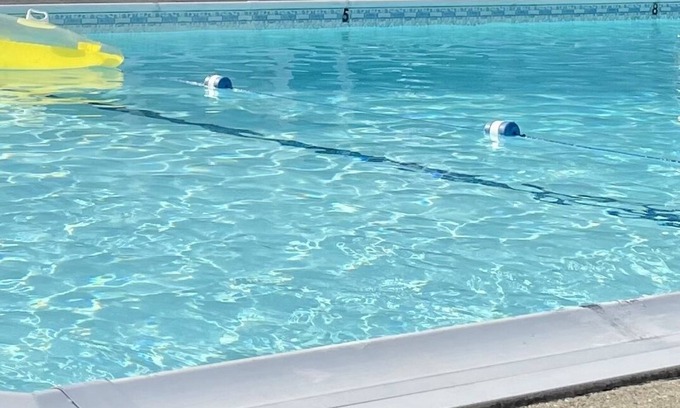 Dennis Villa | Dennis Village Stay America's Scenic Rt 6A Mayflower Beach & Apres Poolside