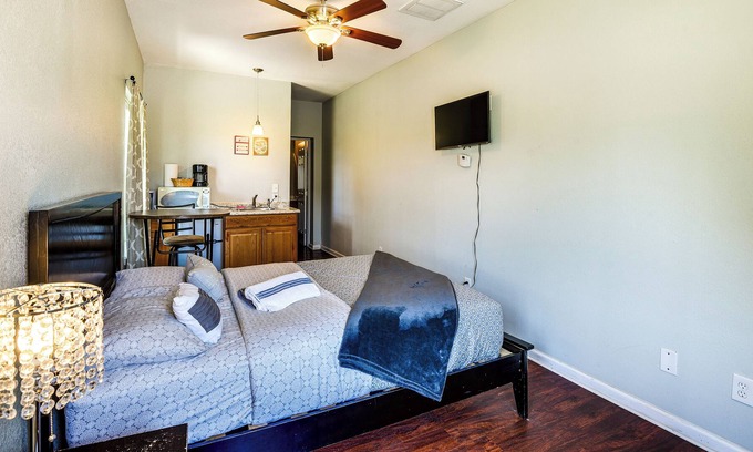 Denton Apartment | Denton Vacation Rental Studio Near UNT & Downtown!