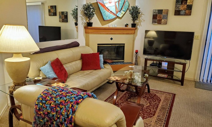 Englewood Condo | Denver/DTC Executive Corp Long/Short Term Stay Entire Condo