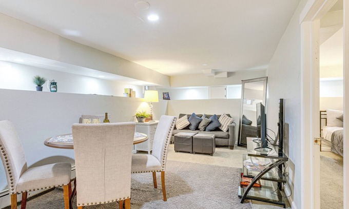 Cherry Creek Apartment | Denver Retreat in Cherry Creek: Walk to Dining!