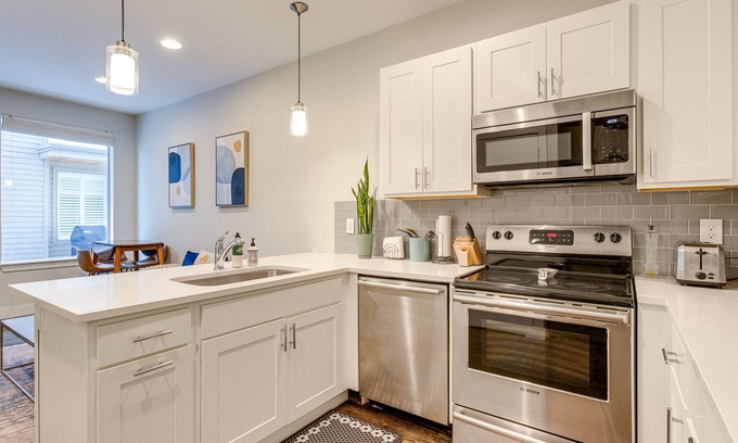 Jefferson Park House | Denver Retreat w/Rooftop Deck: Walk Downtown!