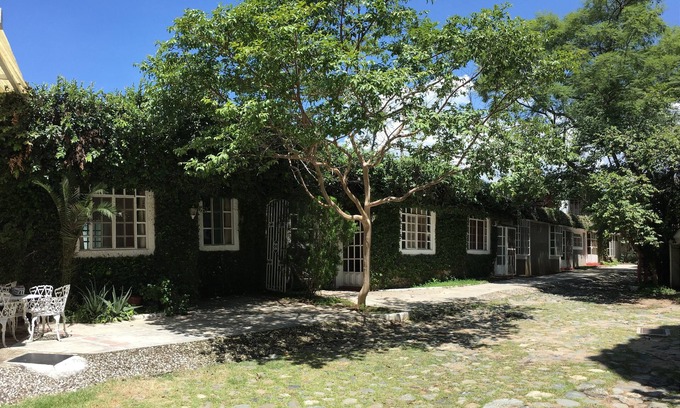 Oaxaca House | Departamento Bugambilia Roja