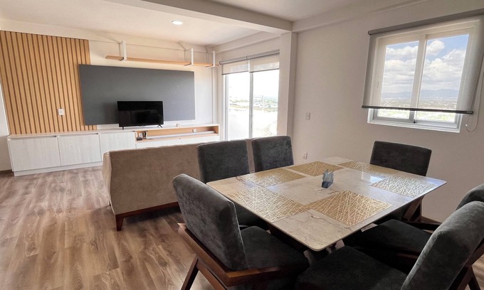 Queretaro Apartment | Departamento en Corregidora con Alberca, Roof Garden y Terraza