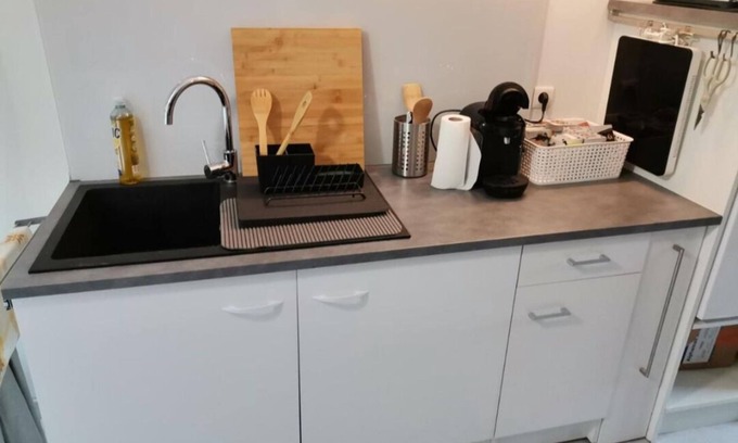 Vallon-sur-Gee House | Dependency