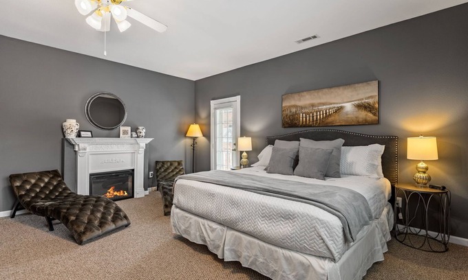 Blue Ridge Apartment | *Depot*Downtown Blue Ridge|Southern Charm Suites