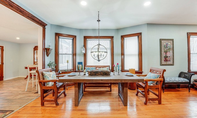 De Pue House | DePue Vacation Rental < 1 Mi to the Lake!