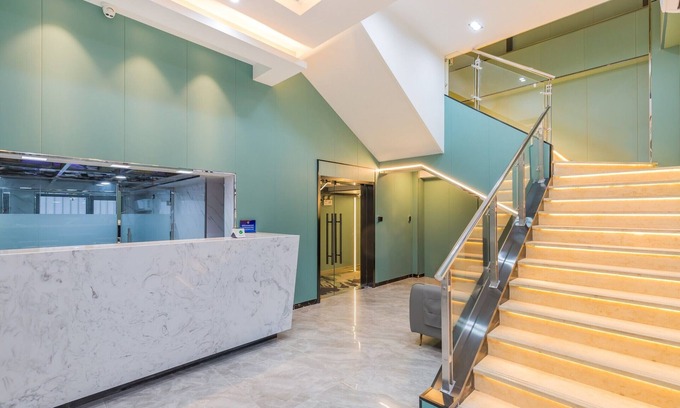 Middle Chaoyang Hotel | DequanHotel ShifoyingSubwayStationBranch