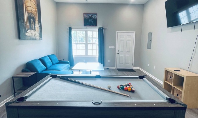 Shelby Park House | Derby Oasis- Home Away From Home