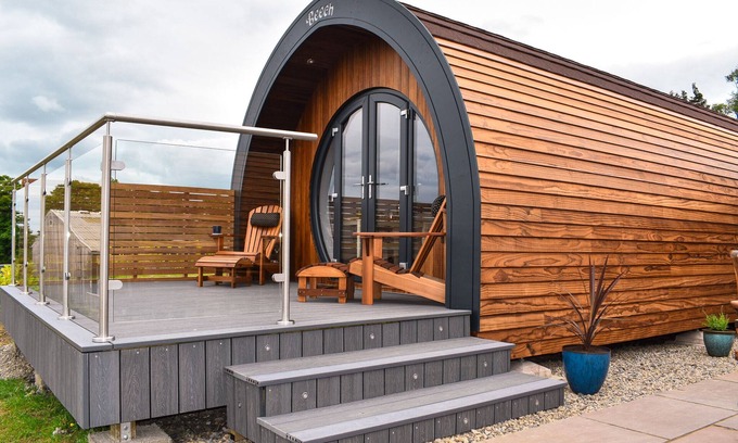 Consett Cottage | Derecroft Glamping Luxury Lodgepods with Jacuzzi Hot Tub