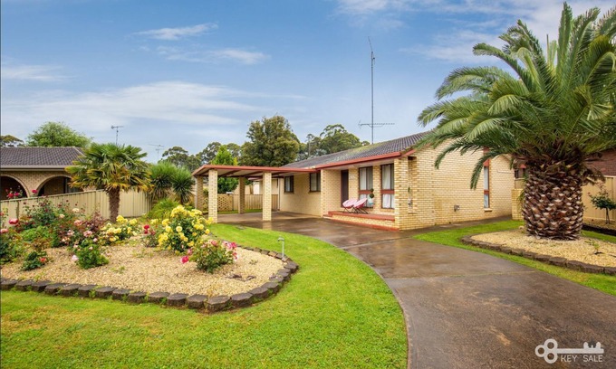 Mount Gambier House | Derwent Delight: Cozy home in a quiet neighborhood