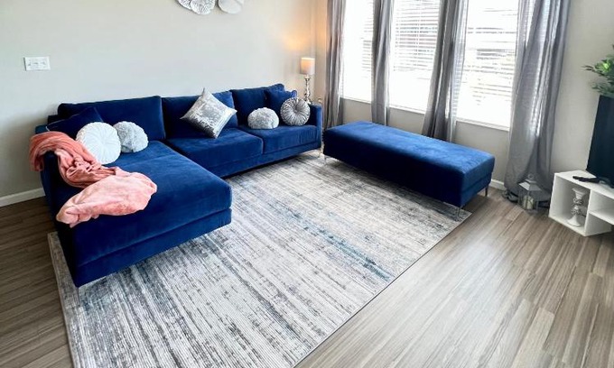 Town and Country Apartment | Des Peres Luxe Suite