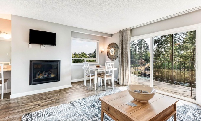 Orchard District Condo | "Deschutes and Scores" Riverfront Condo w/Amazing View - Downtown Bend