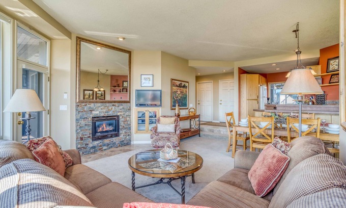 Century West Condo | Deschutes River Views, Private Hot Tub, Beautiful 2-Bedroom Mt. Bachelor Village
