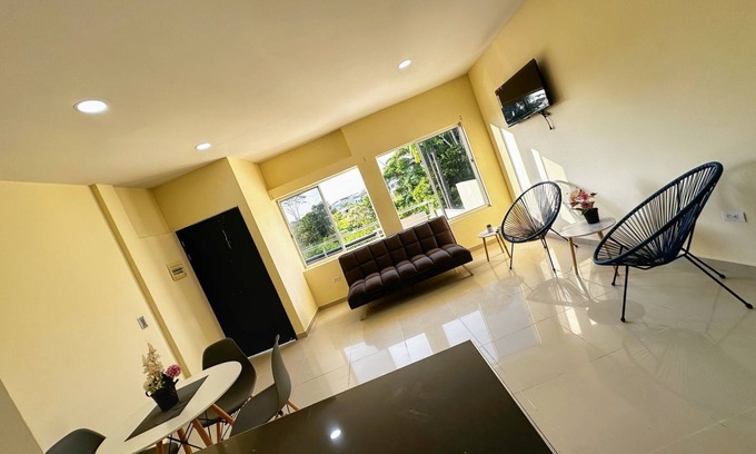 Leticia Apartment | Desconecta de tus Preocupaciones en Este Espacio tan Amplio y Sereno